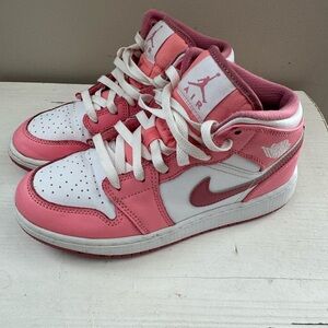 Nike Air Jordan Mid sneakers